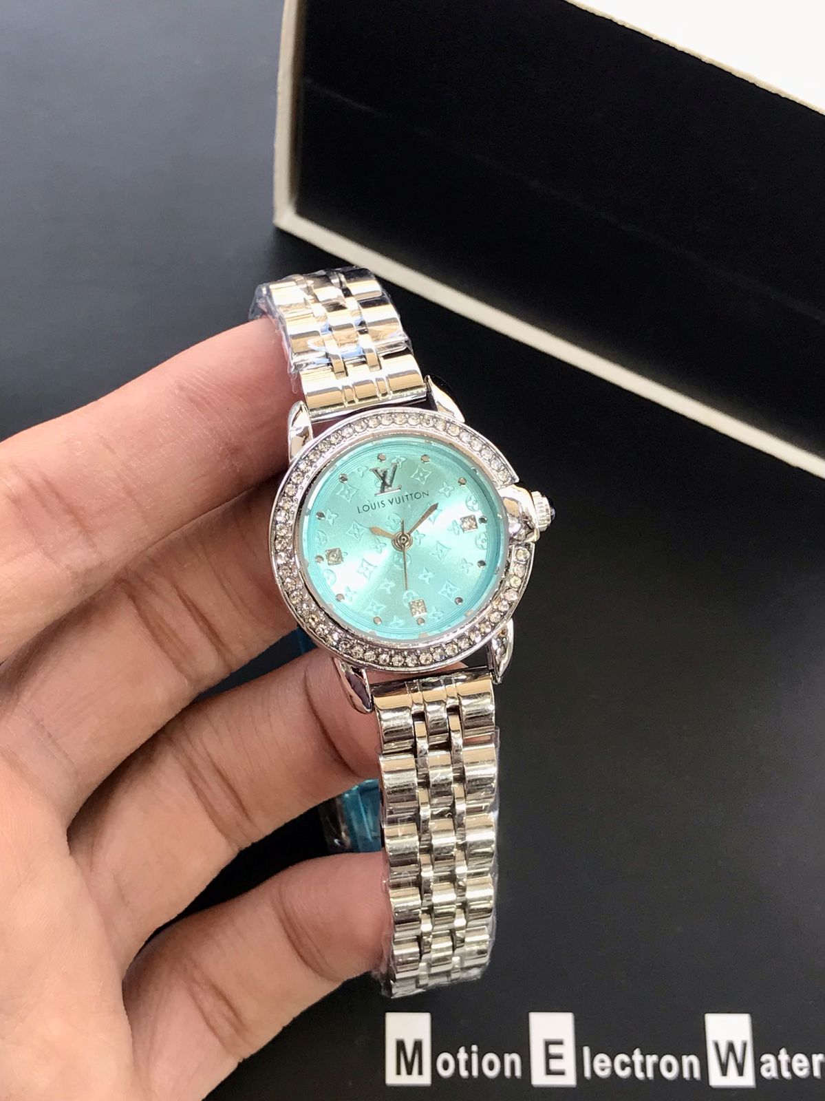 L-V Women Watch