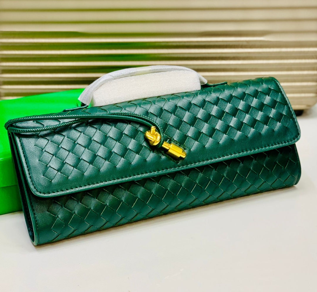 ZEVIRA'S B-O-T-T-E-G-A V-E-N-E-T-A 05 (Green)