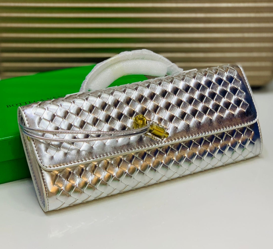 ZEVIRA'S B-O-T-T-E-G-A V-E-N-E-T-A 05 (Silver)