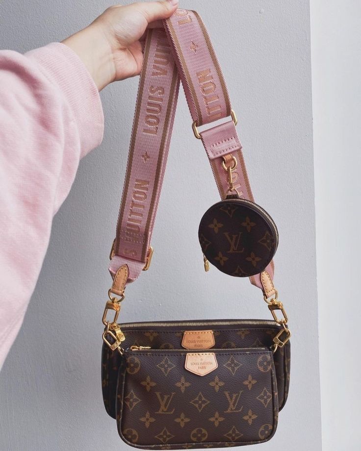 L-V MULTI POCHETTE (Alphabet)