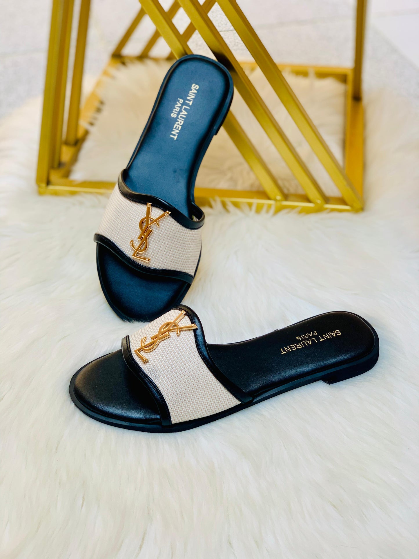ZEVIRA'S Y-S-L Flat Slippers (Black)