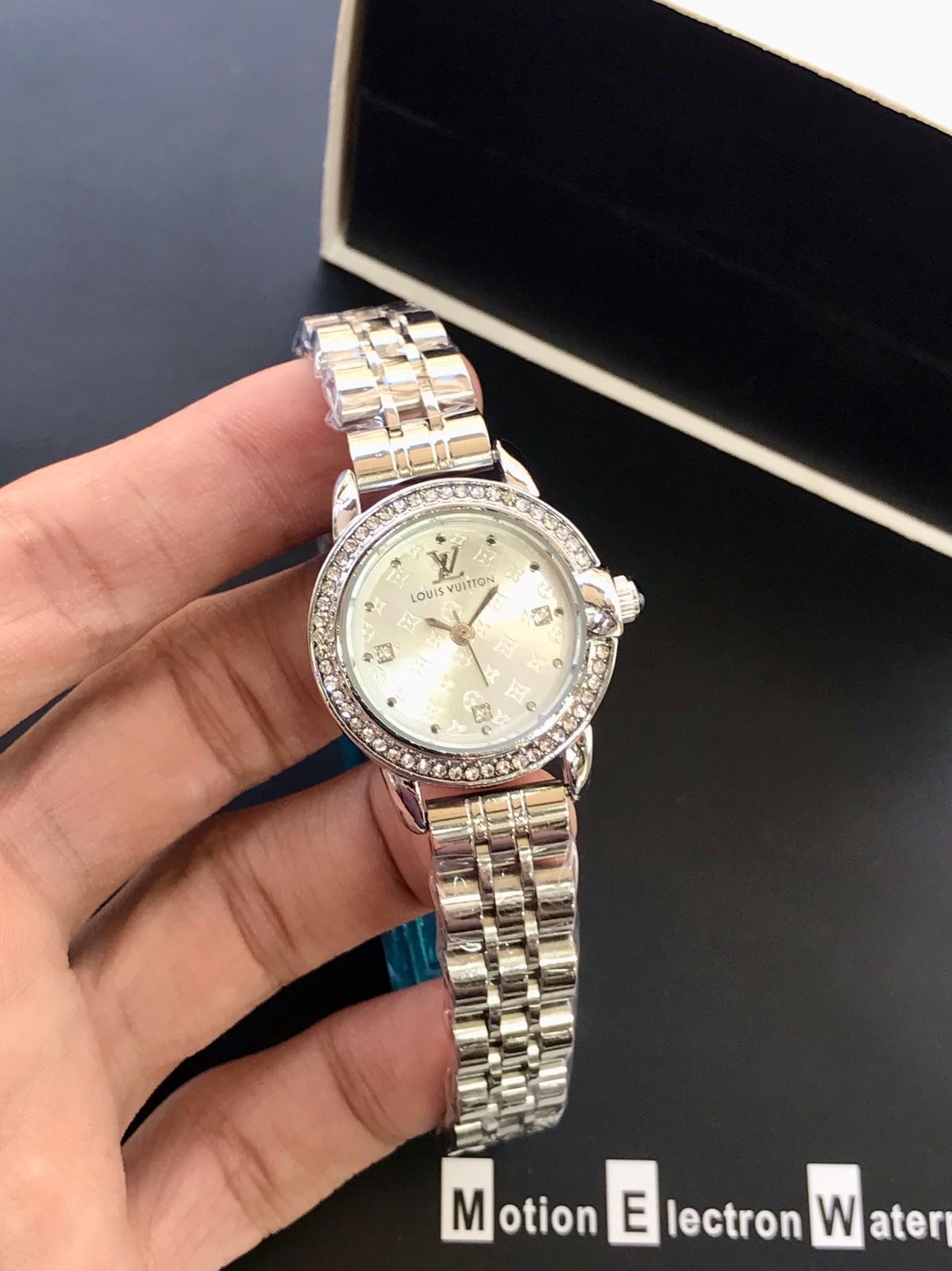 L-V Women Watch