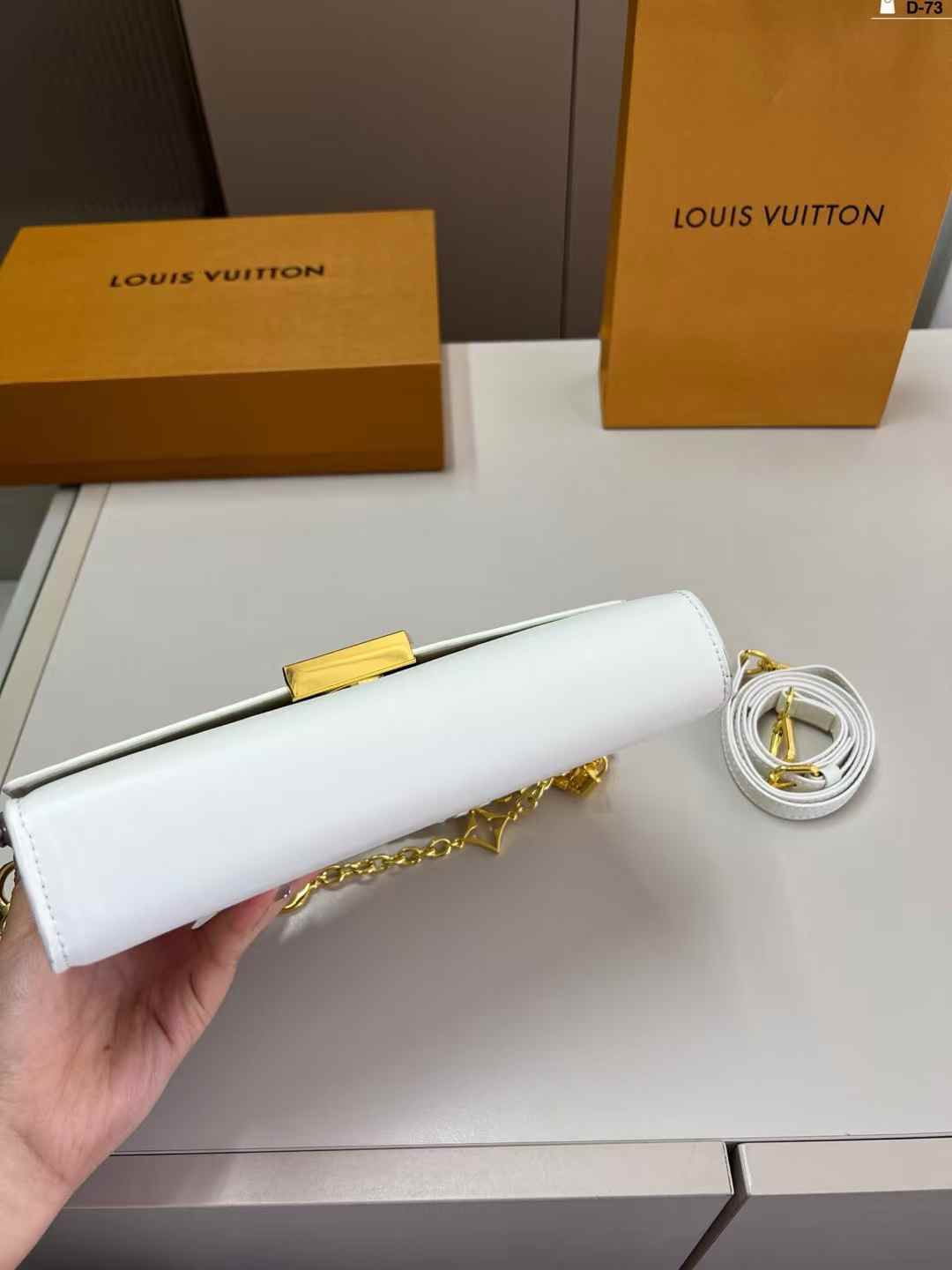 ZEVIRA'S L--V Wallet On Chain Capucines (White)