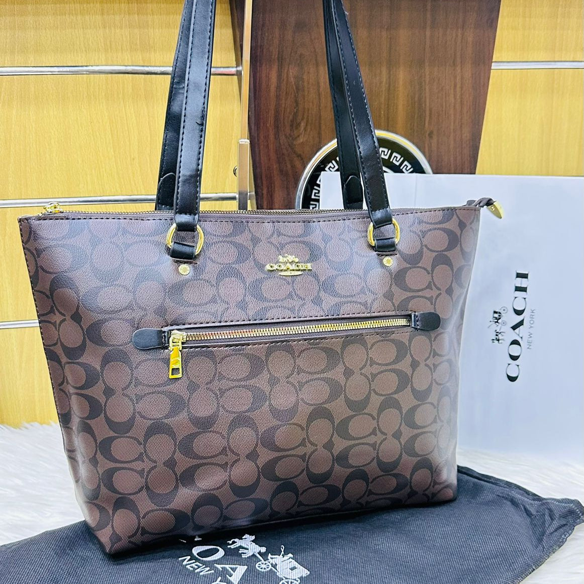 ZEVIRA'S C-O-A-C-H Tote 05 (Brown)