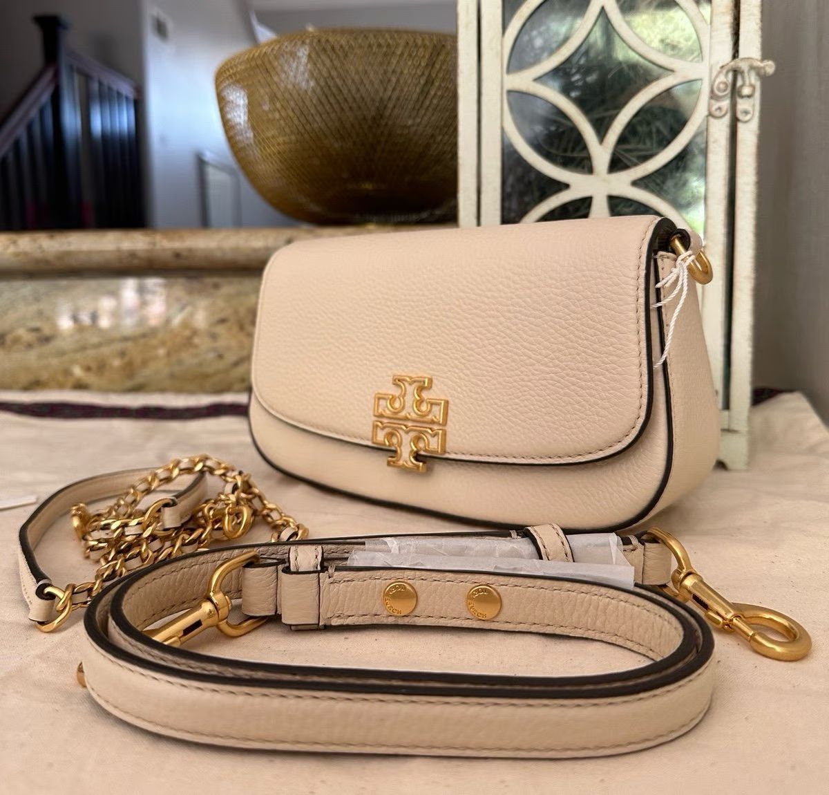 ZEVIRA'S T-B Britten Premium Crossbody Bag (White)