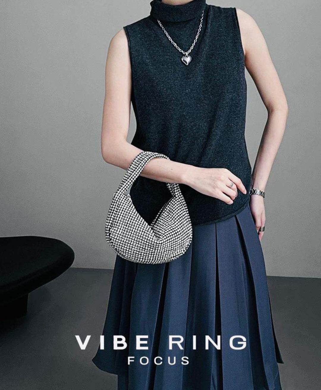 ZEVIRA'S Stones Crossbody (Silver)