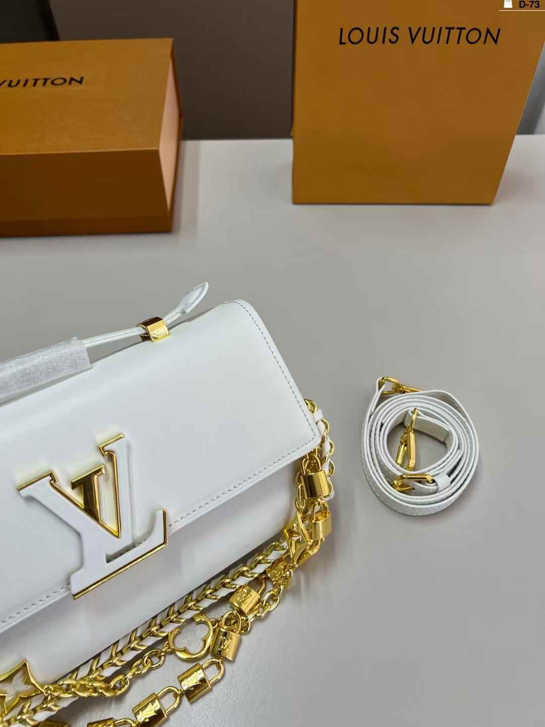 ZEVIRA'S L--V Wallet On Chain Capucines (White)