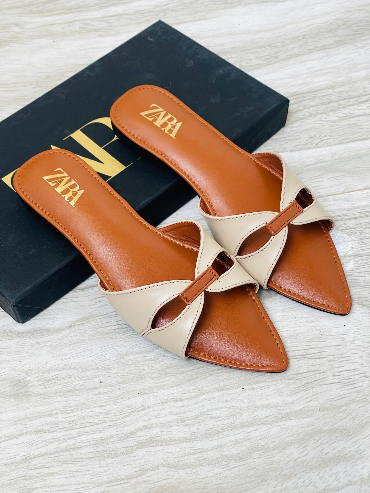 ZEVIRA'S Z-A-R-A Flats (Brown)