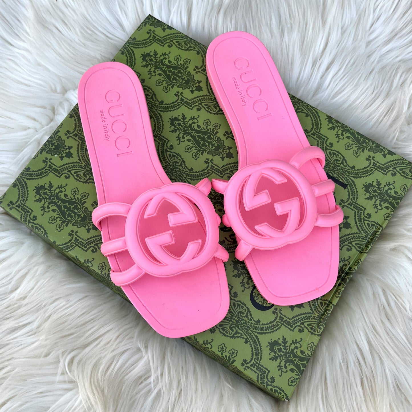 ZEVIRA'S G-U-C-C-I Interlocking G-Style Slide Sandals (Pink)