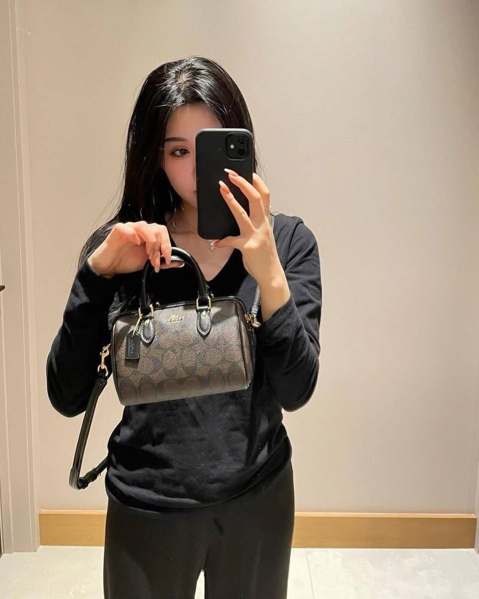 ZEVIRA'S Stylish C-O-A-C-H Crossbody (Brown)