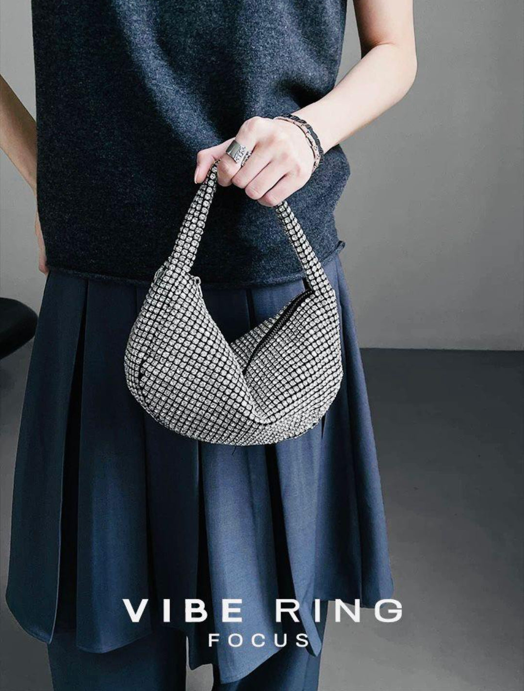 ZEVIRA'S Stones Crossbody (Silver)