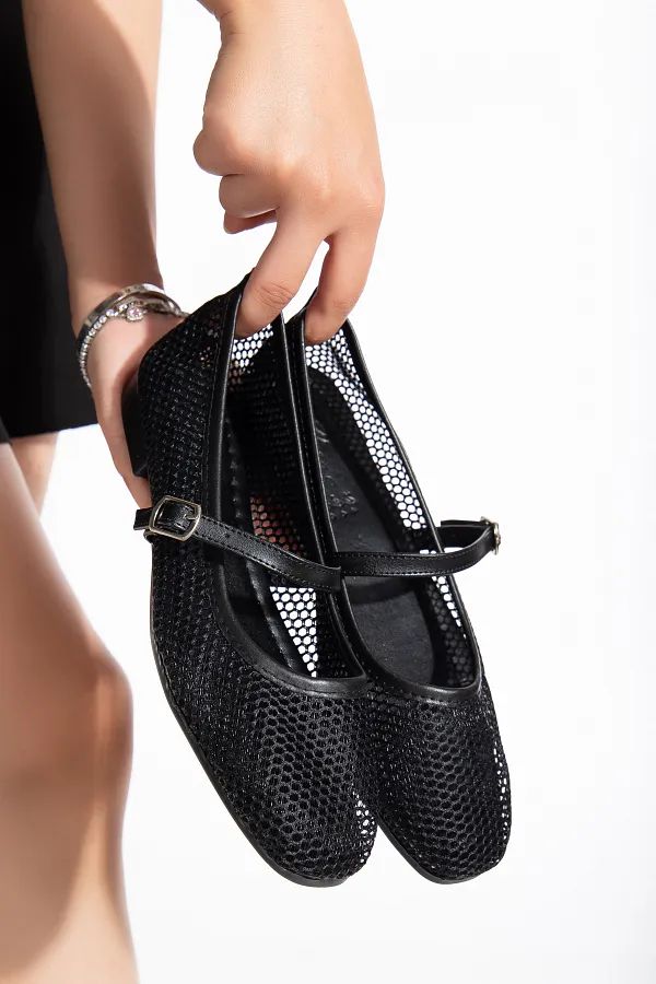 ZEVIRA'S Z-A-R-A Net Pumps (Black)