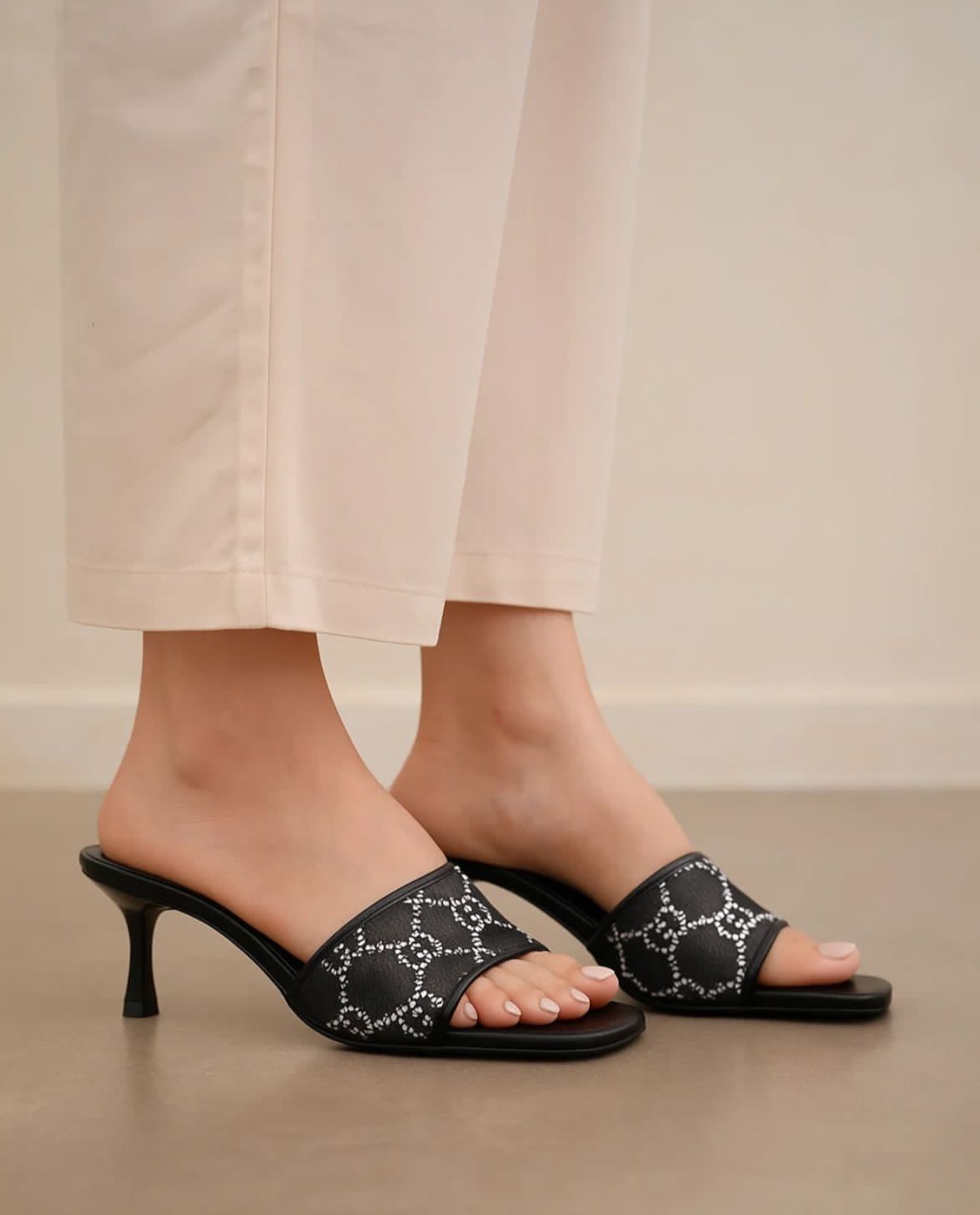 ZEVIRA'S G-U-C-C-I Heels (Black)