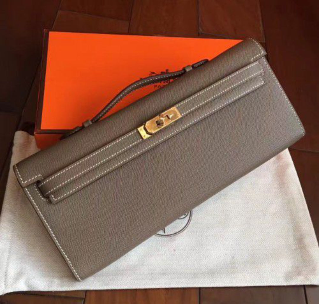 ZEVIRA'S H-MES 
Elegant Kelly-Style Cut Clutch (Grey)
