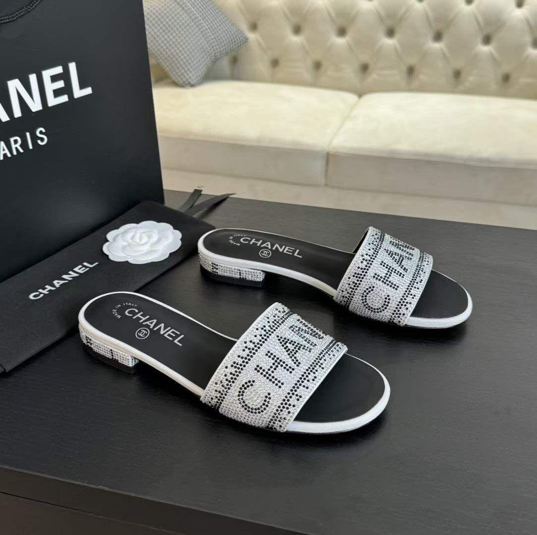 ZEVIRA'S Trending Stones Flat– Elegant New Arrival (2 Colors)