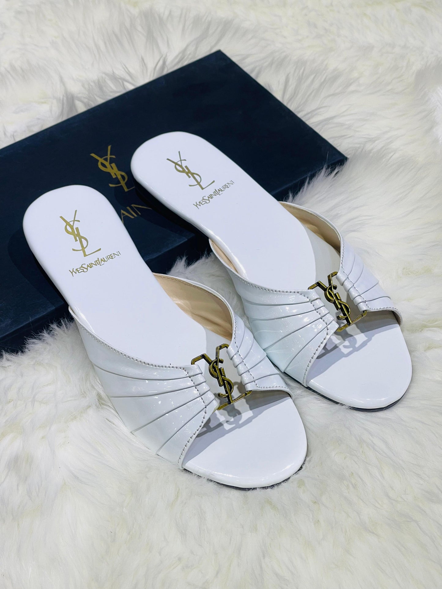 ZEVIRA'S Saint Flat 05