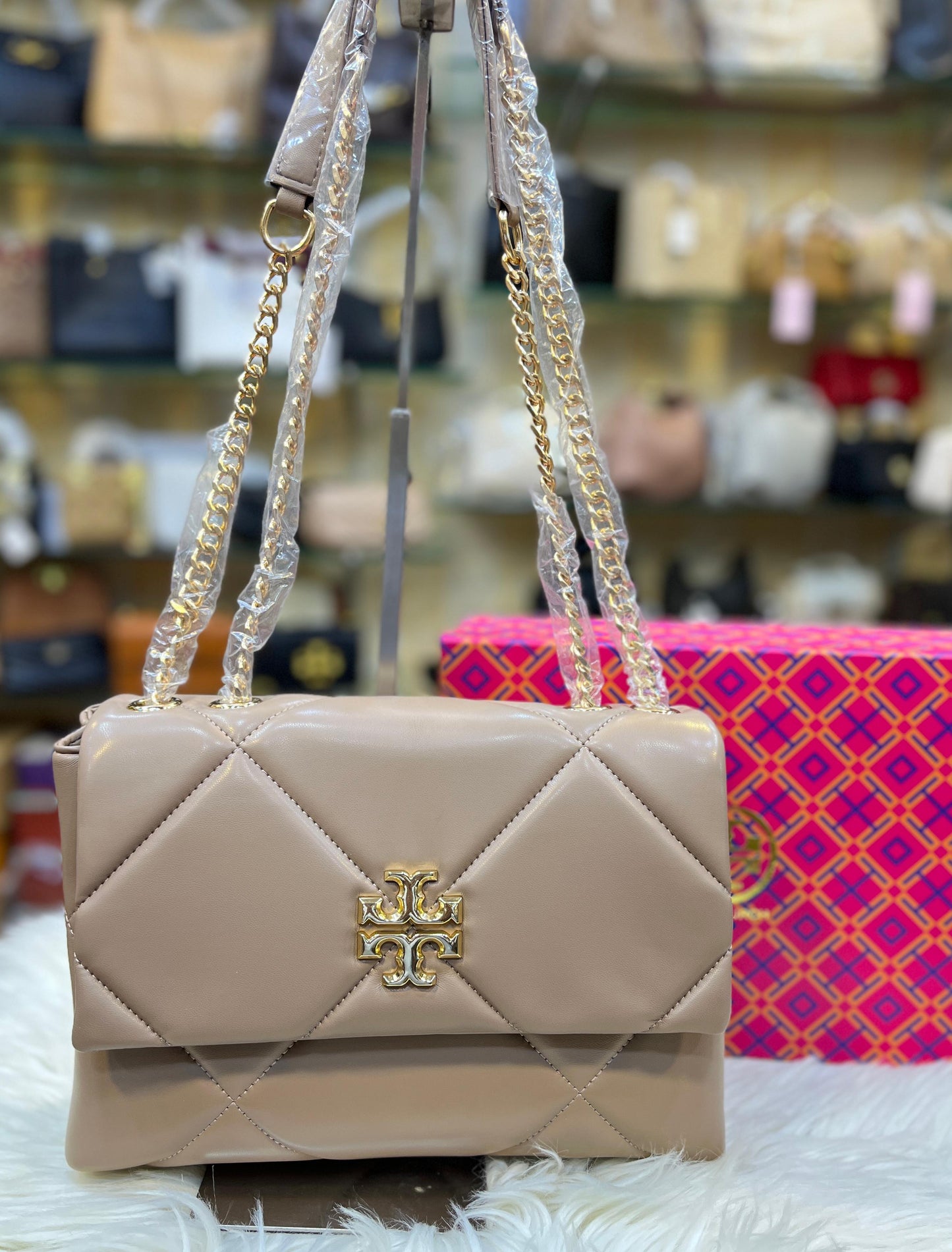 ZEVIRA'S Diamond Quilt Shoulder Bag (Beige)