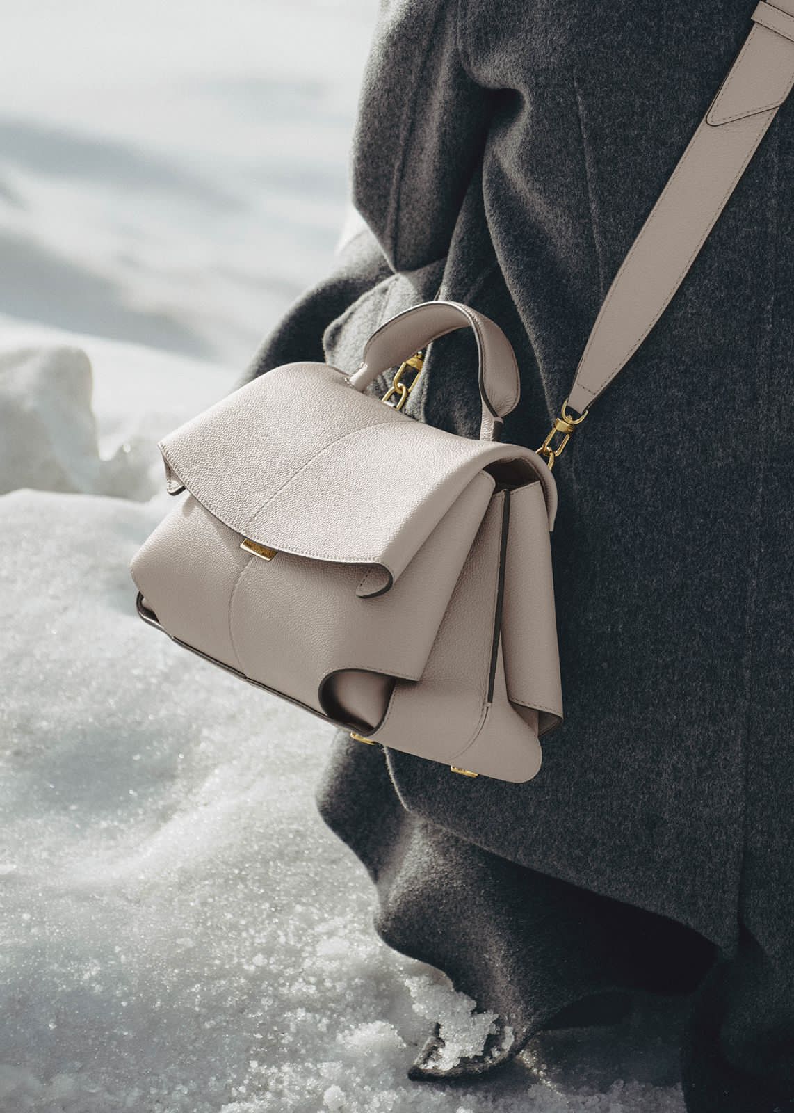 ZEVIRA'S Luxurious P-O-L-E-N-E (Beige)