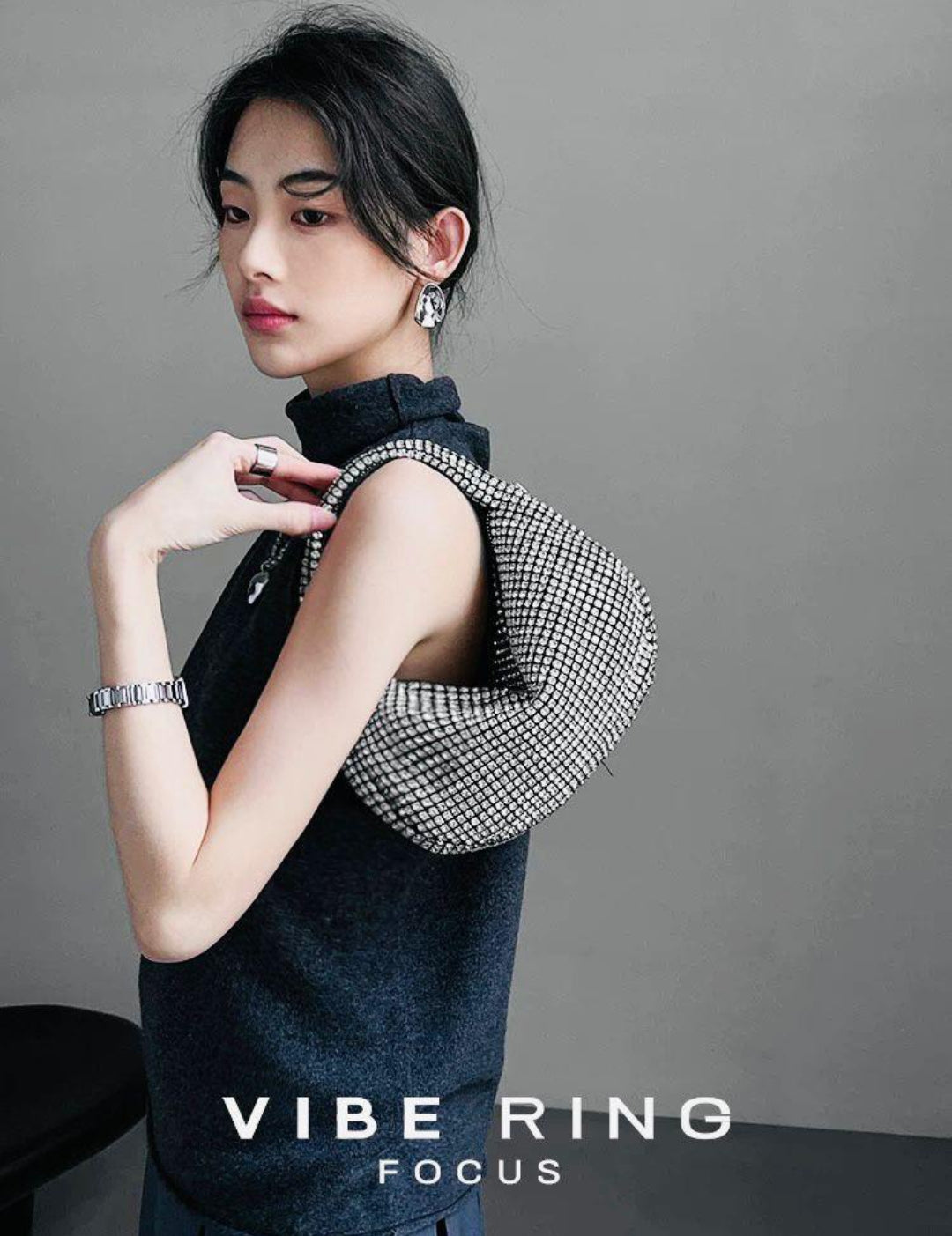 ZEVIRA'S Stones Crossbody (Silver)