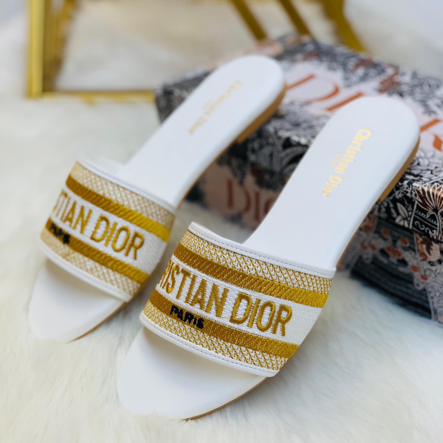 ZEVIRA'S C-D Embroidered Flats (2 Colors)