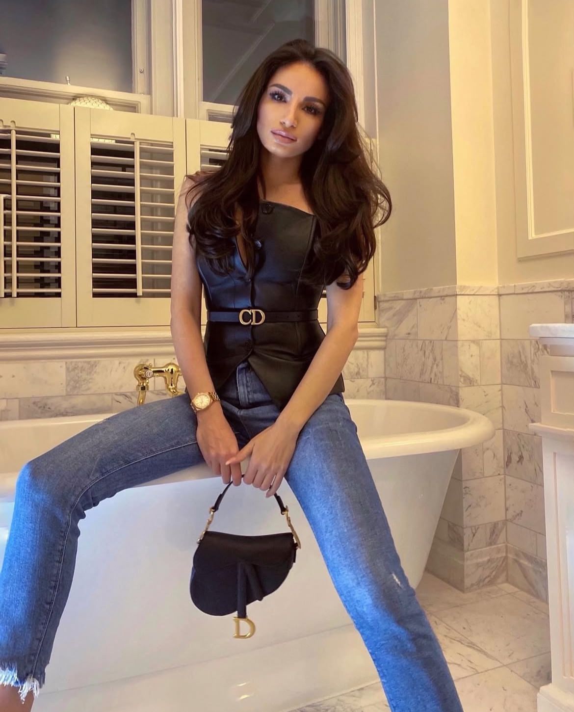 ZEVIRA'S Luxurious Saddle 04