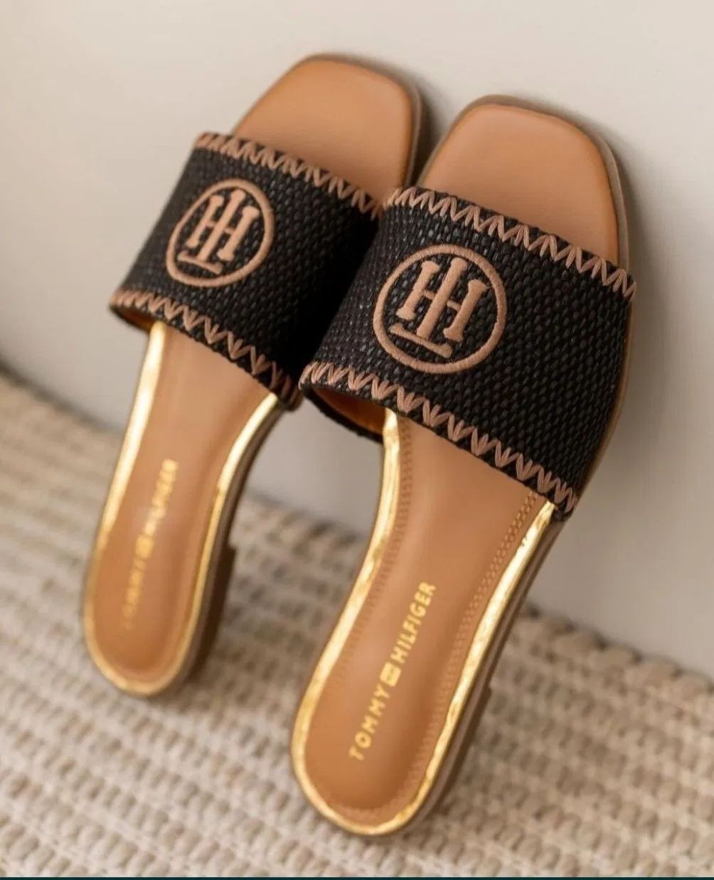 ZEVIRA'S T-H Flat (Brown)