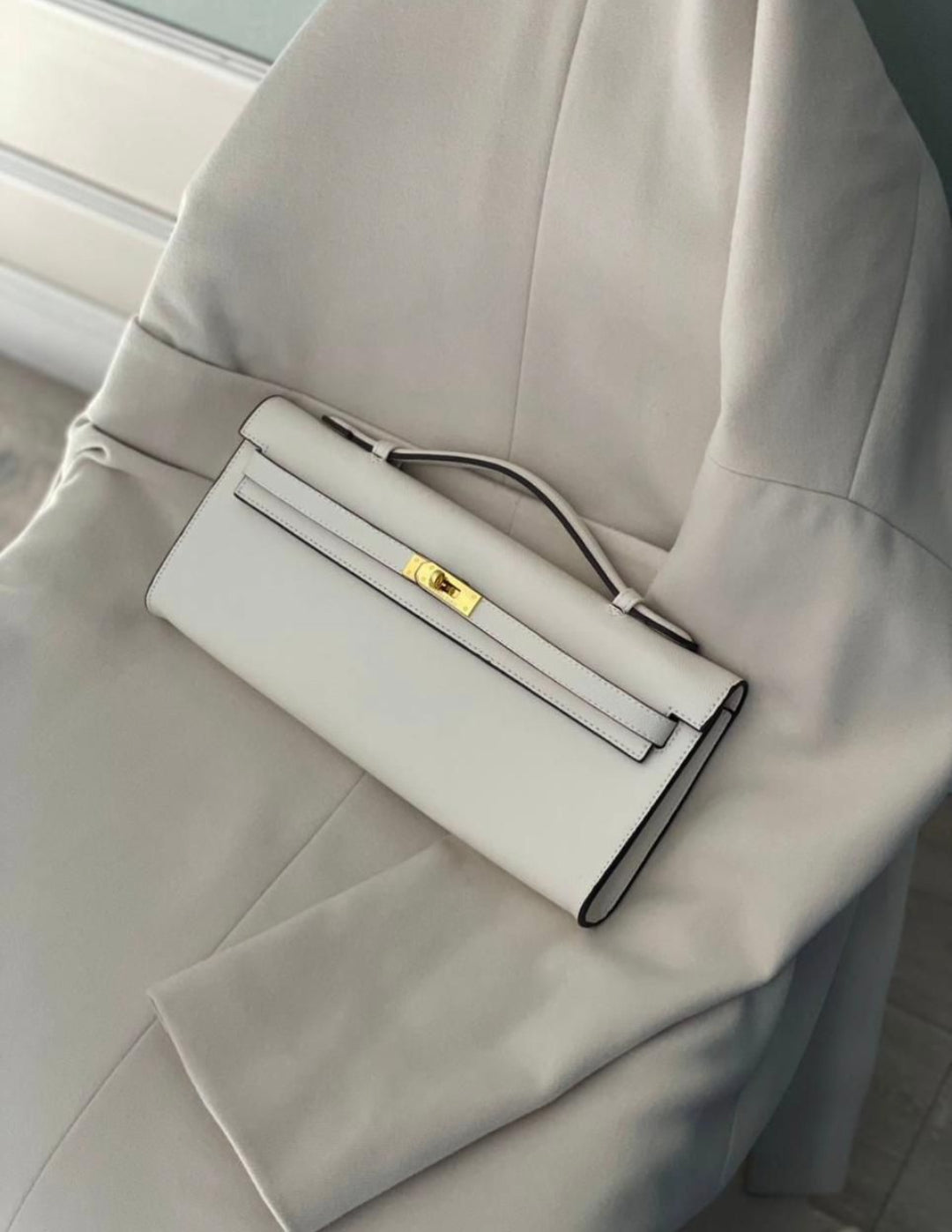 ZEVIRA'S H-MES 
Elegant Kelly-Style Cut Clutch (White)