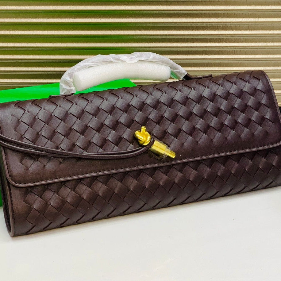 ZEVIRA'S B-O-T-T-E-G-A V-E-N-E-T-A 05 (Brown)