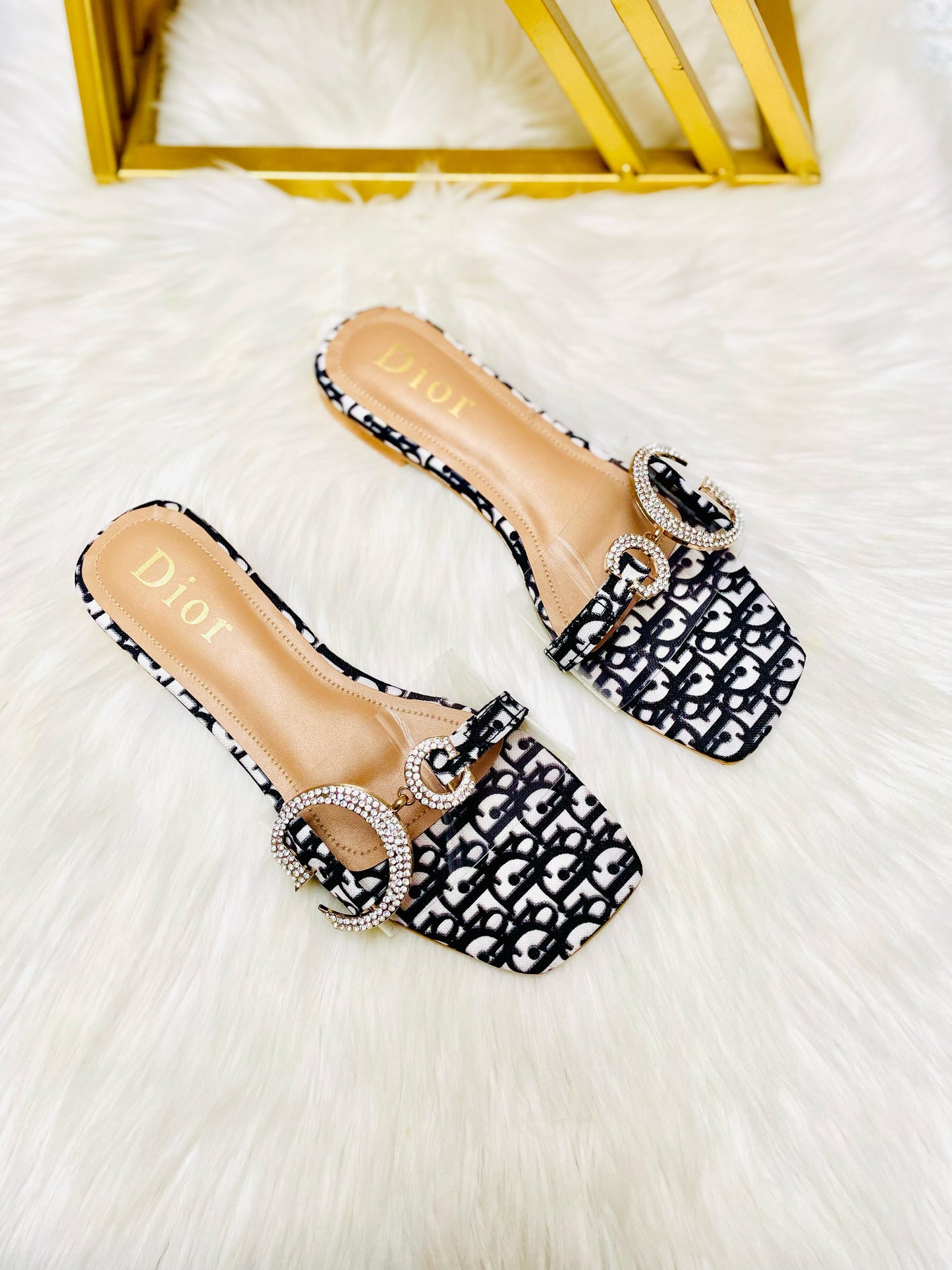 ZEVIRA'S Premium D Buckle Slides(36-42)
