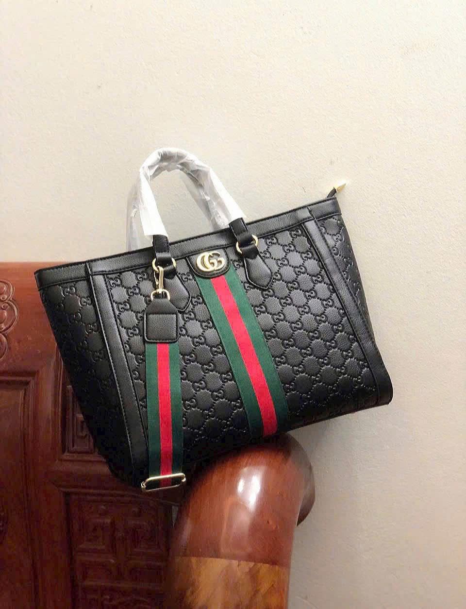 ZEVIRA'S G-U-C-C-I Soft Leather Tote Bag (Black)