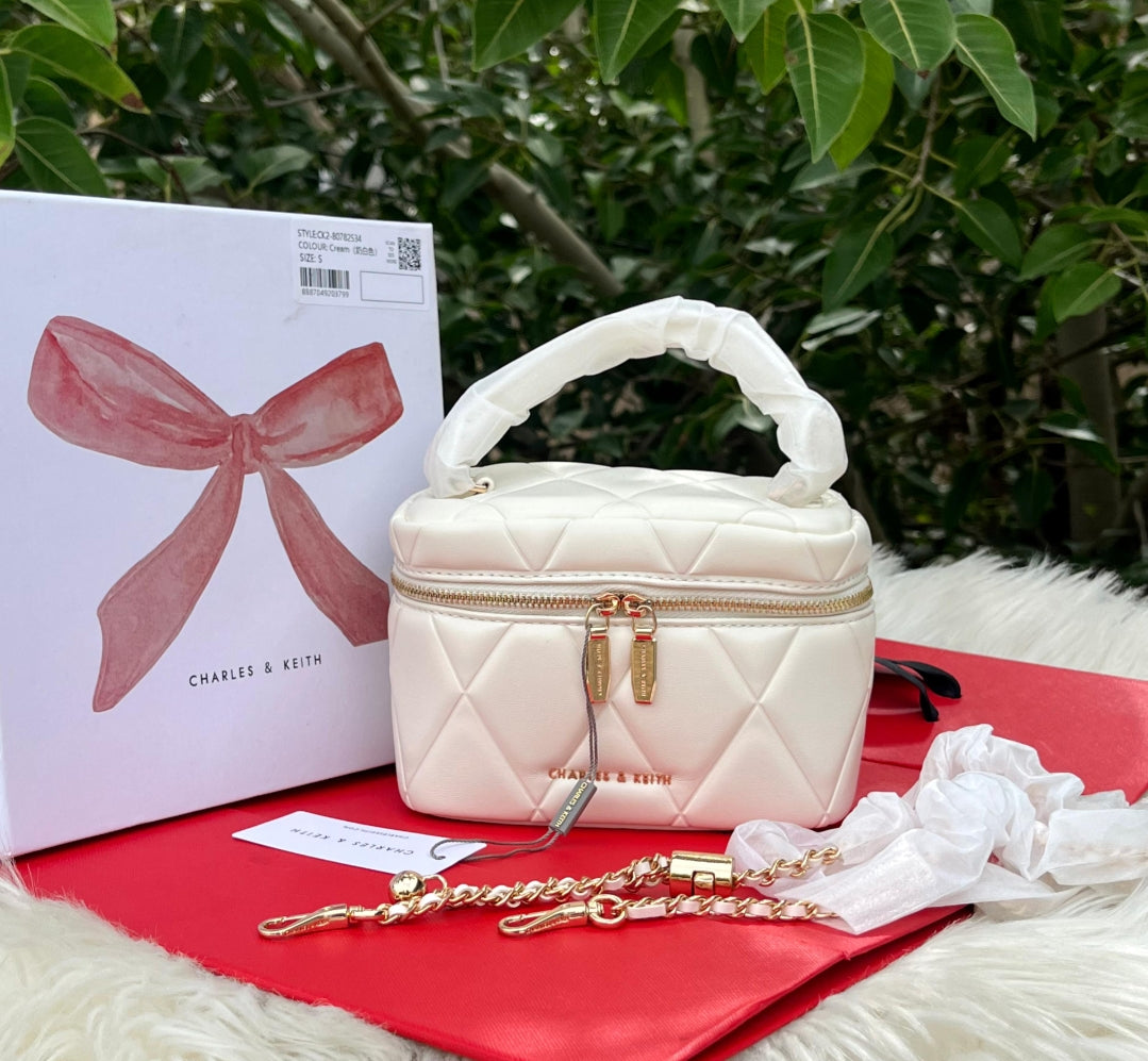 ZEVIRA'S C--K Crossbody with Long Chain ✨ (White)