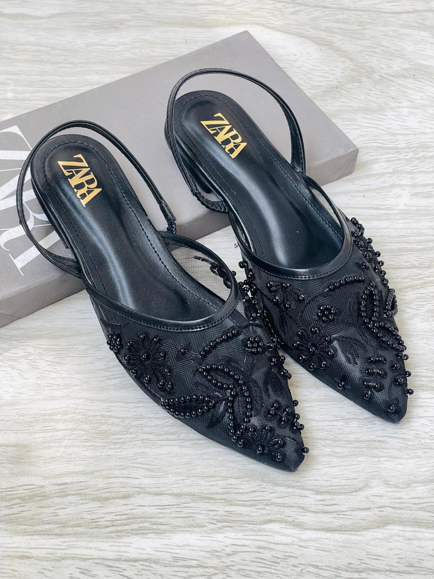 ZEVIRA'S Z-A-R-A Embroidered Flat Pumps (Black)