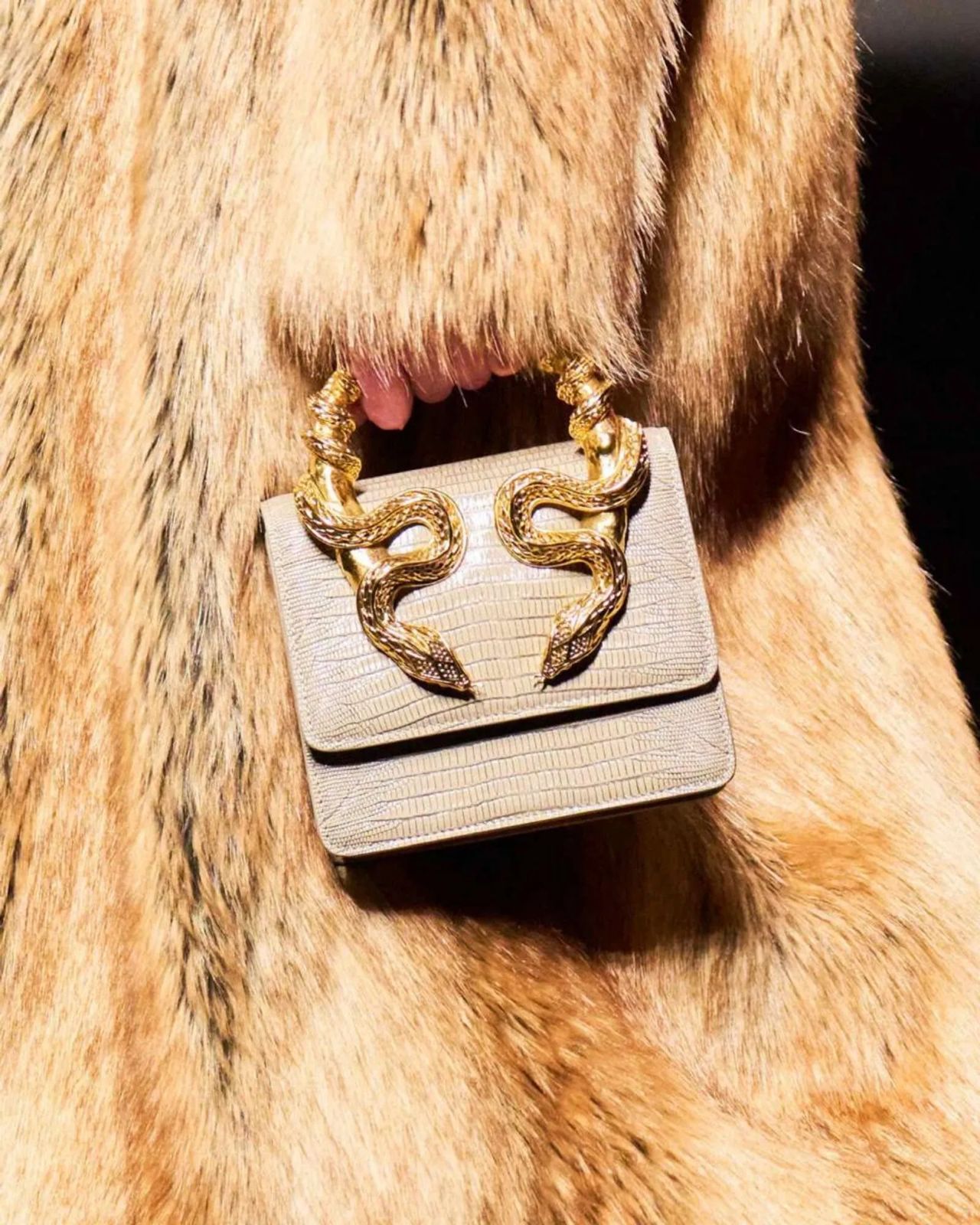 ZEVIRA'S Cobra-Textured Medium Shoulder & Hand Bag
(White)