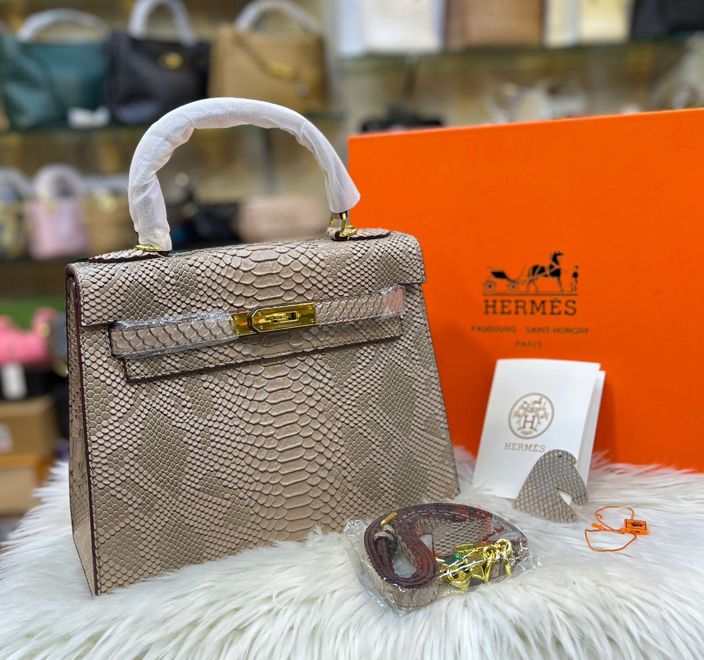 ZEVIRA'S H-MES Kelly 28cm Crocodile with Palladium Hardware (Beige)