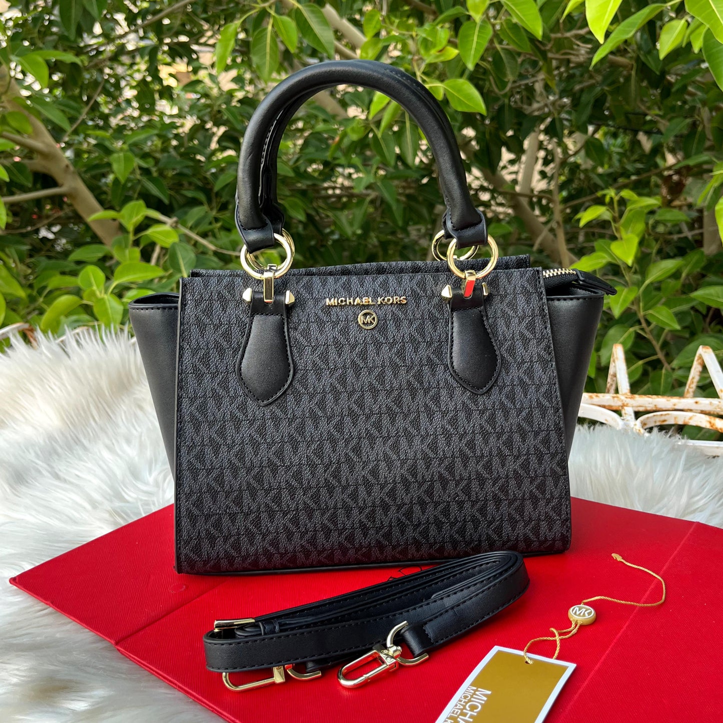 ZEVIRA'S Signature Handbag 07 (4 Colors)