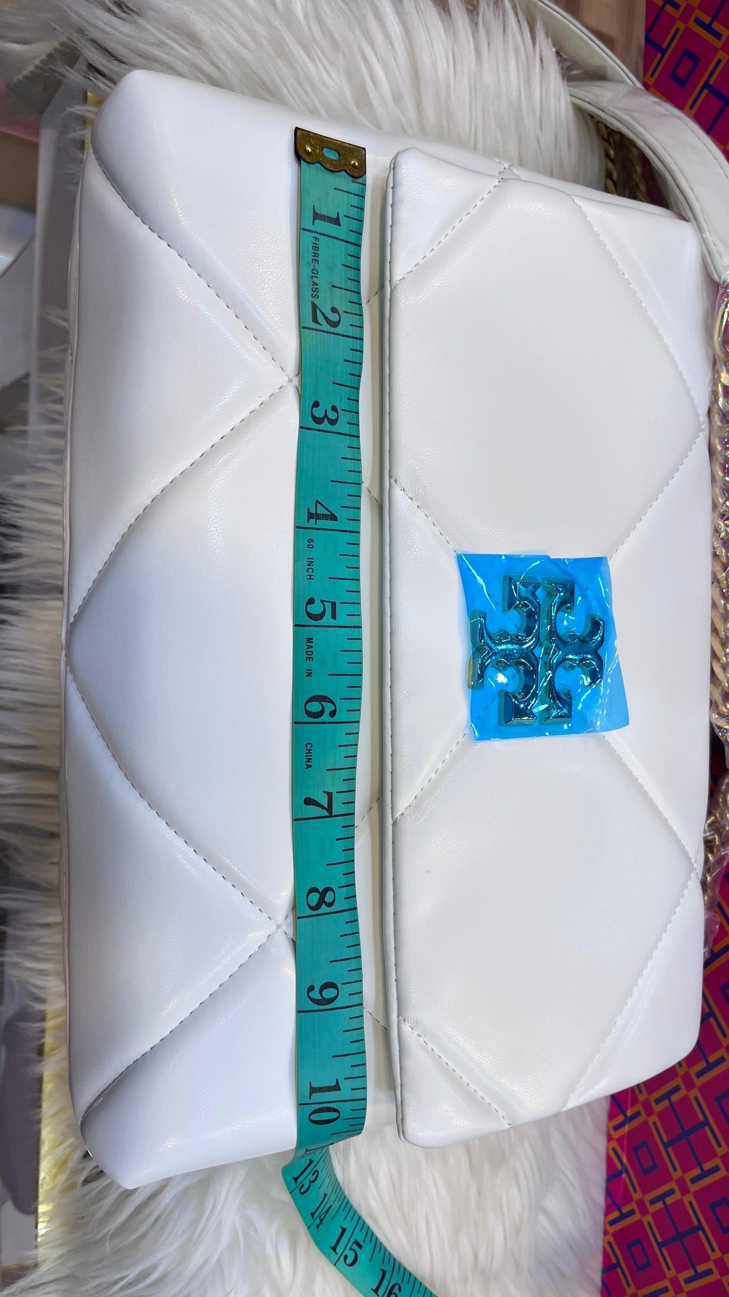 ZEVIRA'S Diamond Quilt Shoulder Bag (White)