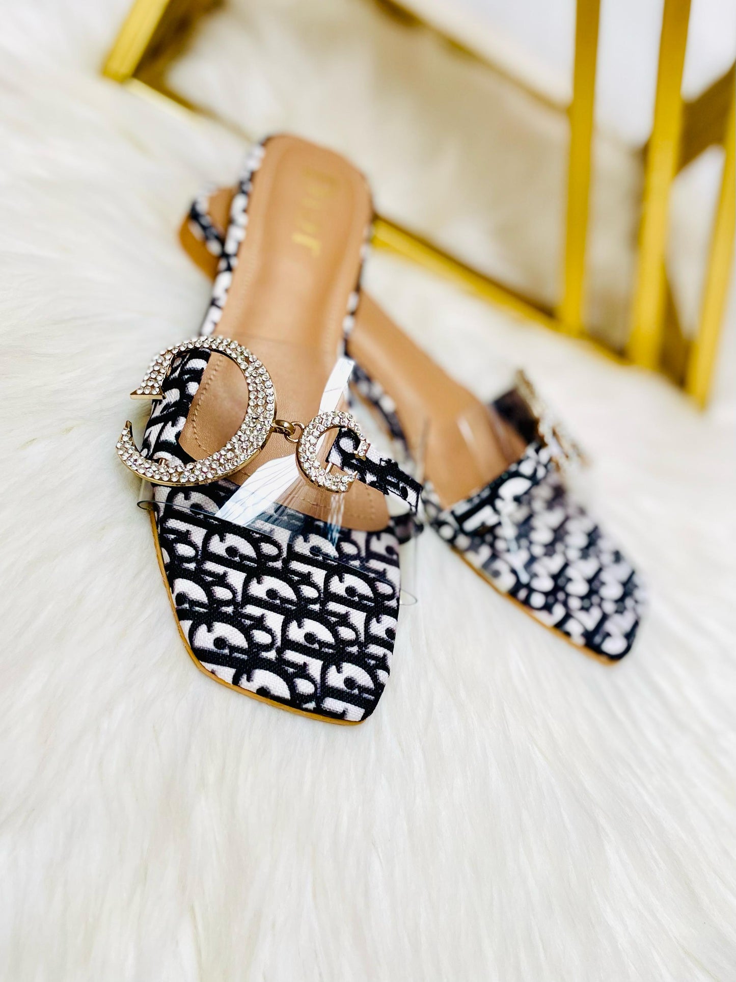 ZEVIRA'S Premium D Buckle Slides(36-42)
