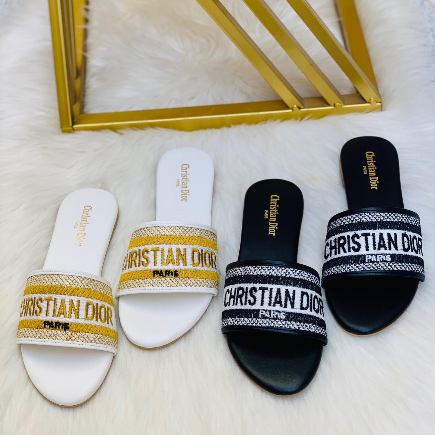 ZEVIRA'S C-D Embroidered Flats (2 Colors)