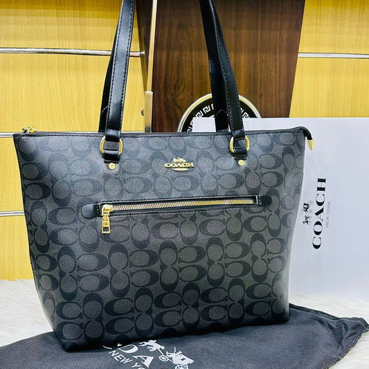 ZEVIRA'S C-O-A-C-H Tote 05 (Black)