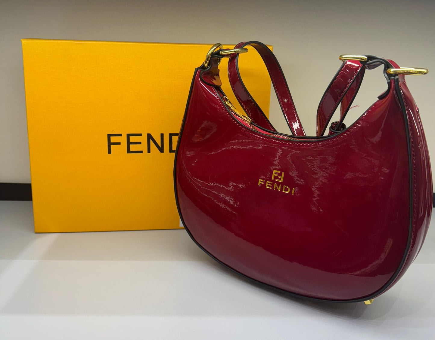 ZEVIRA'S F-E-N-D-I GRAPHY MINI (Red)