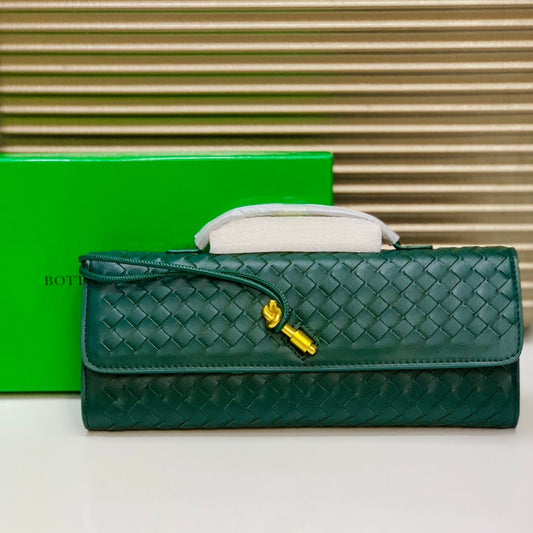 ZEVIRA'S B-O-T-T-E-G-A V-E-N-E-T-A 05 (Green)