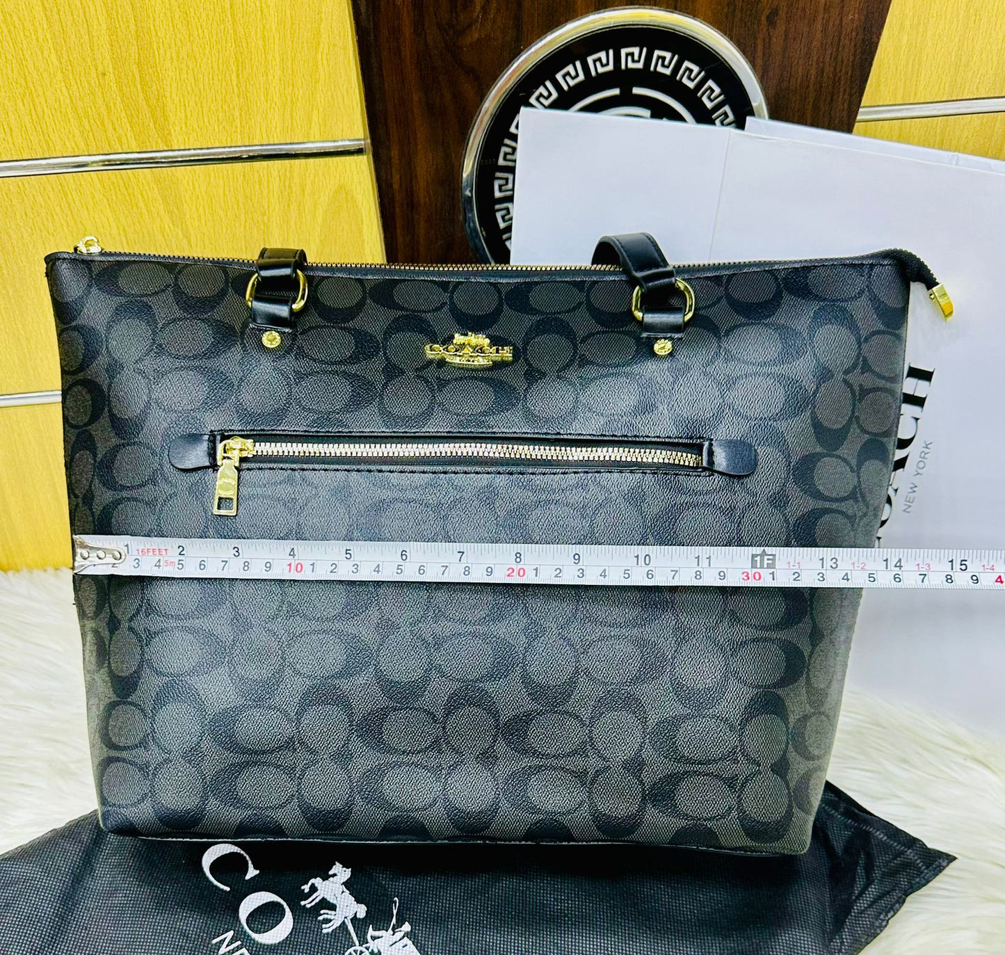 ZEVIRA'S C-O-A-C-H Tote 05 (Black)