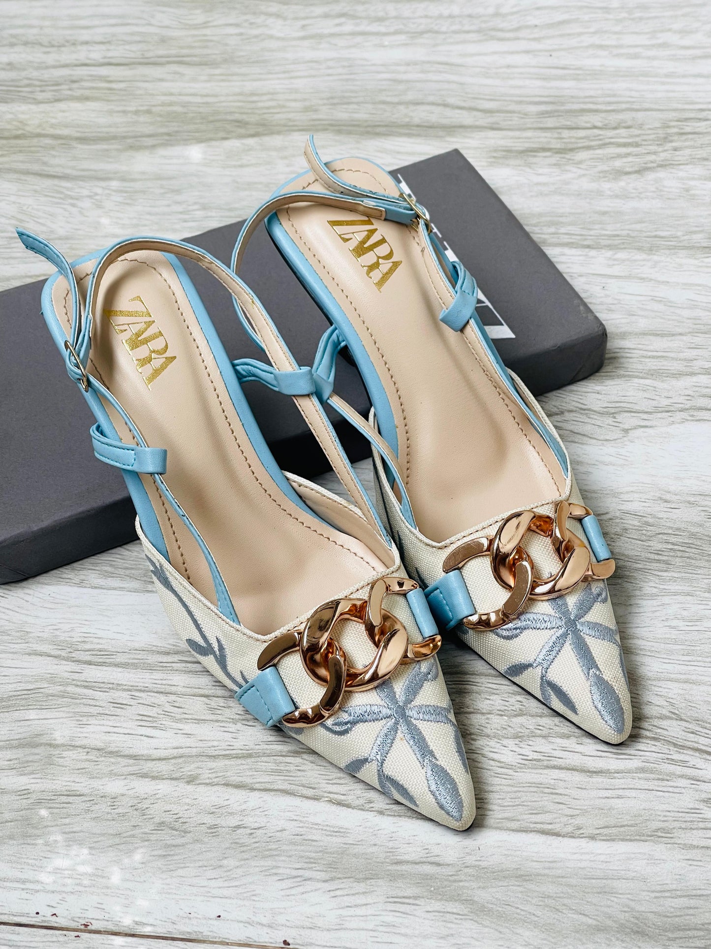 ZEVIRA'S Z-A-R-A Embroidered Heels (Blue)