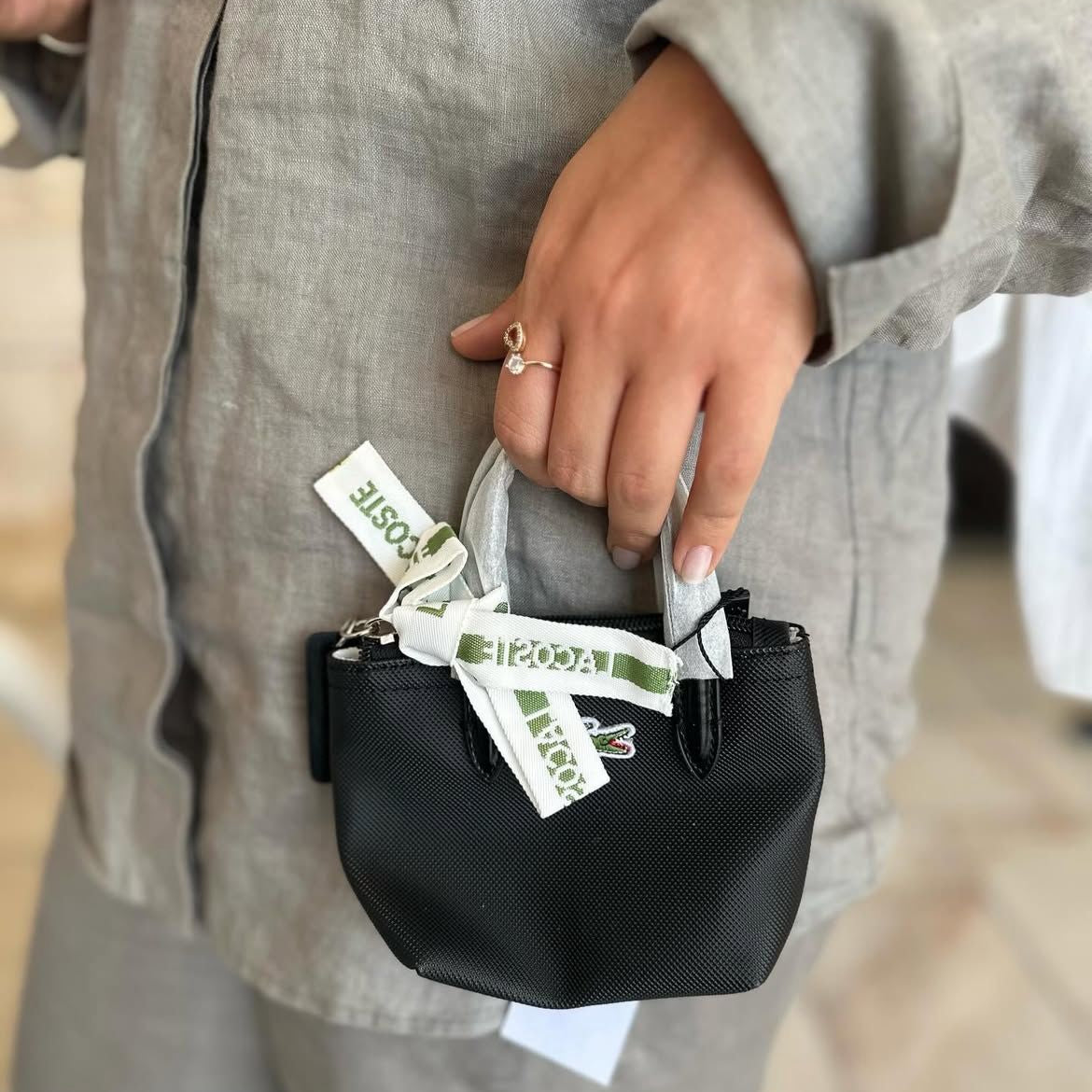 ZEVIRA'S L-A-C-O-S-T-E 07 (Black)