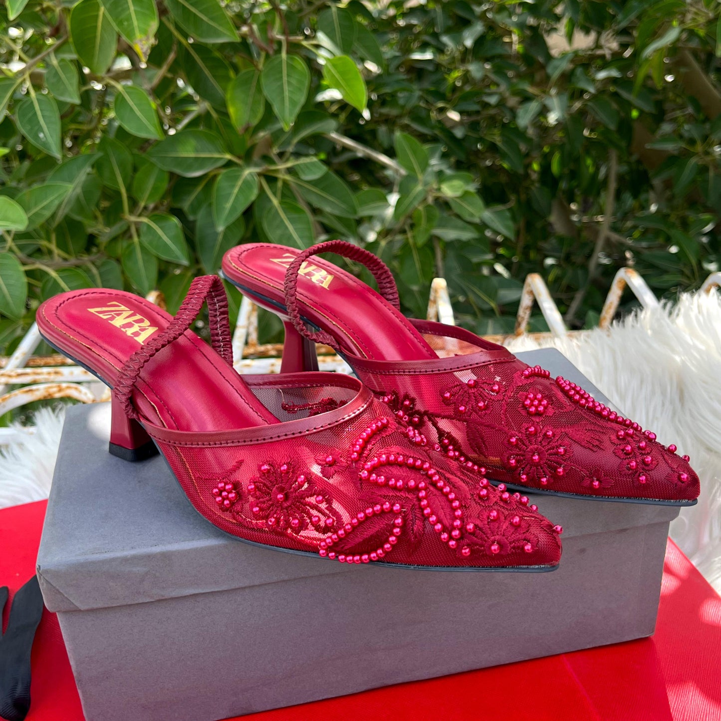 ZEVIRA'S Z-A-R-A Mesh Floral Embroidered Slingback Heels (Red)