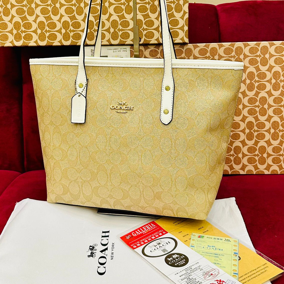 ZEVIRA'S C-O-A-C-H Tote 04 (White)