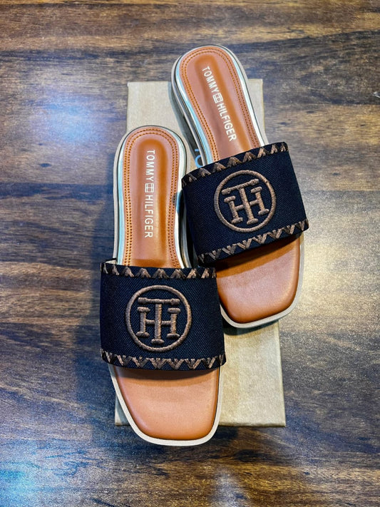 ZEVIRA'S T-B HIL-FIGER FLAT(Black)