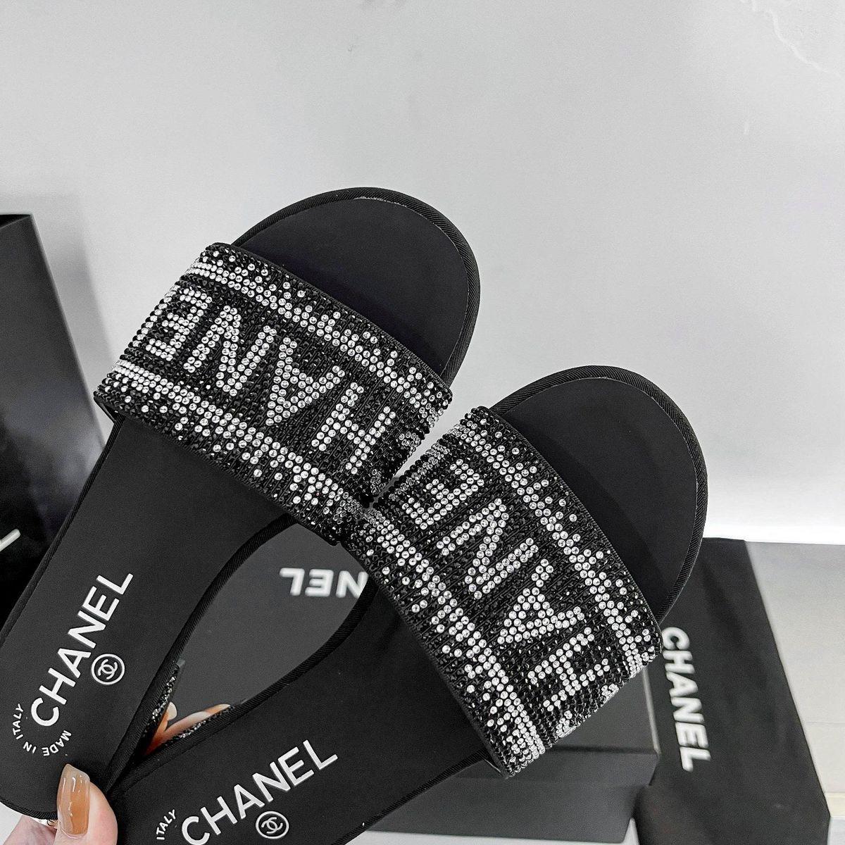 ZEVIRA'S Trending Stones Flat– Elegant New Arrival (2 Colors)