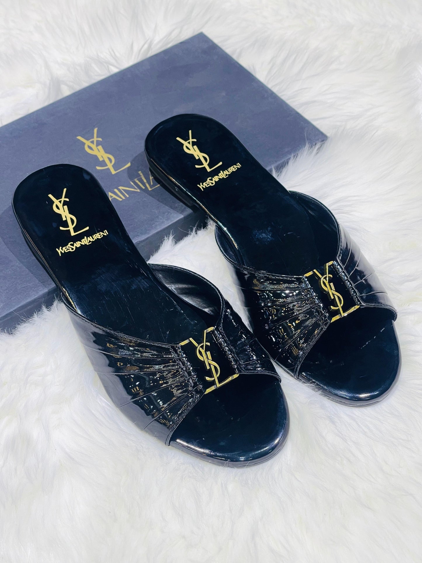 ZEVIRA'S Saint Flat 06