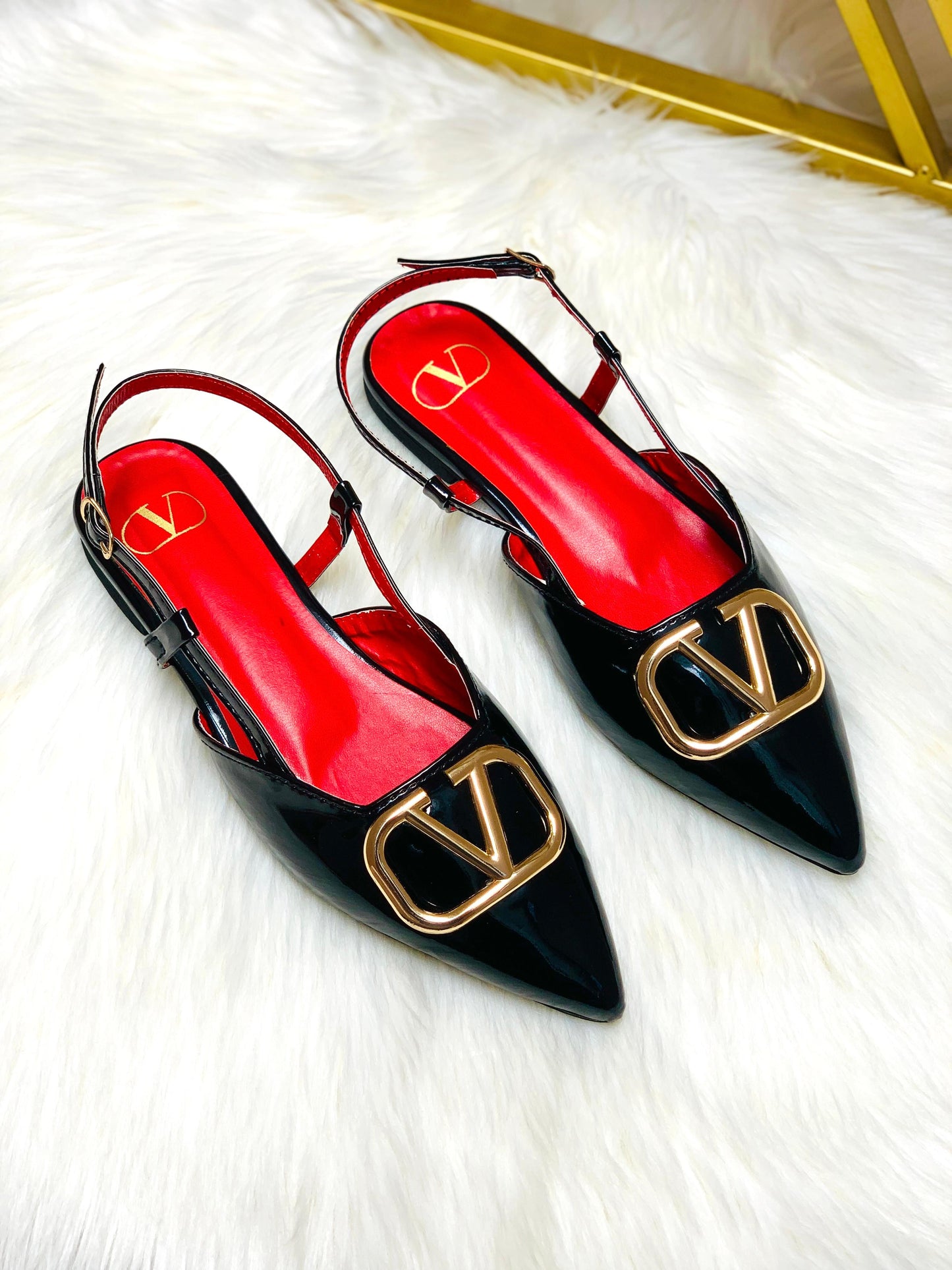 ZEVIRA'S V-A-L-E-N-T-I-N-O Flat Pumps (Black)